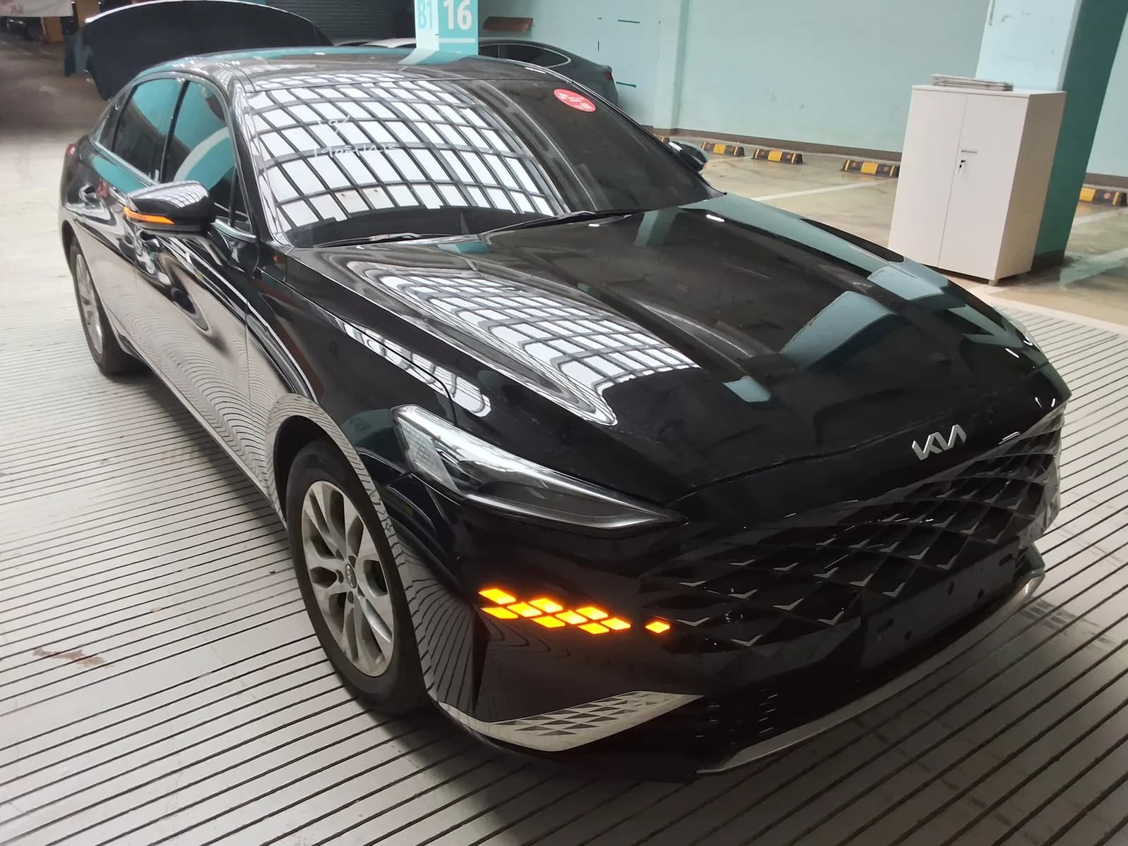 Kia K8
